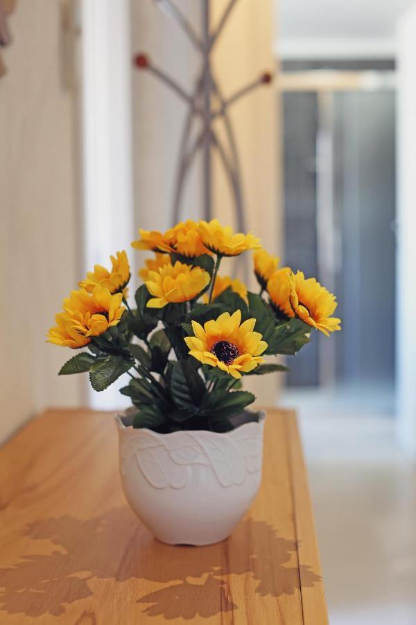 Flower Apartments บาร์โดลิโน ภายนอก รูปภาพ