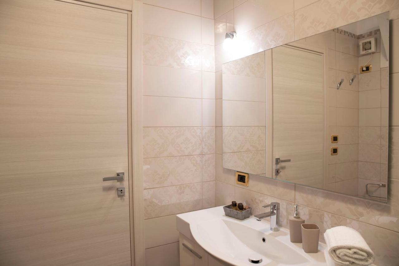 Flower Apartments บาร์โดลิโน ภายนอก รูปภาพ